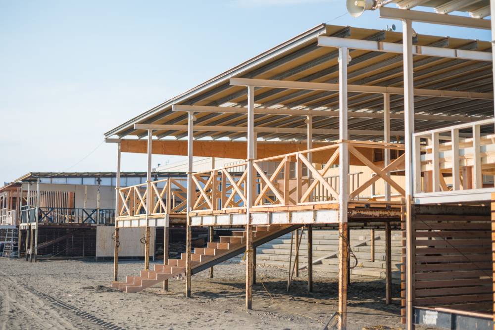 CHOISIR_TERRASSE_PILOTIS | MS-FERMALU Qu’est-ce qu’une terrasse sur pilotis, et quels sont ses avantages ? Rixheim