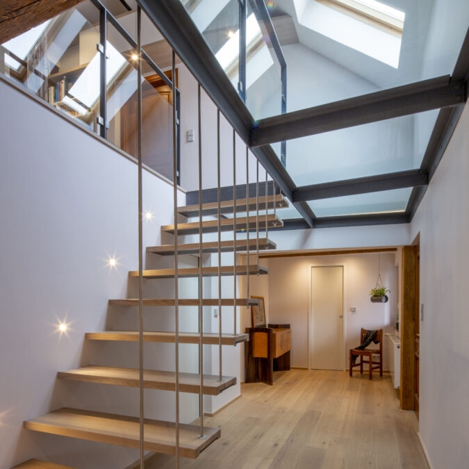 Pourquoi choisir un escalier suspendu pour votre int&eacute;rieur ? Saint-Louis